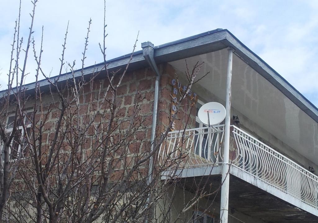 קזבגי Red Stone Guest House מראה חיצוני תמונה