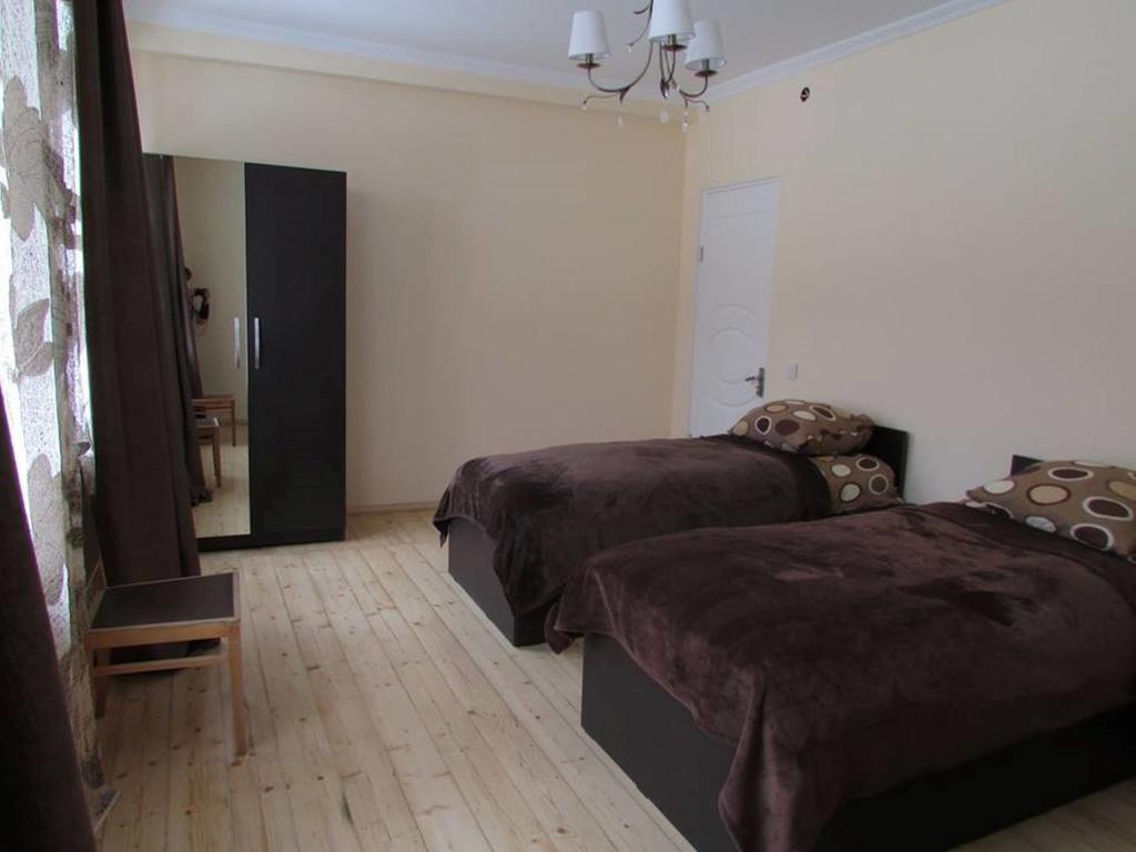קזבגי Red Stone Guest House חדר תמונה