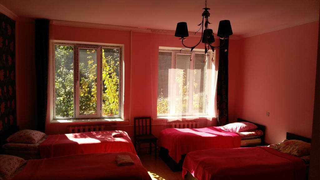 קזבגי Red Stone Guest House מראה חיצוני תמונה